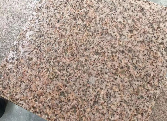 芝麻灰地鋪石材：獨特紋理勾勒出藝術之美(圖2)