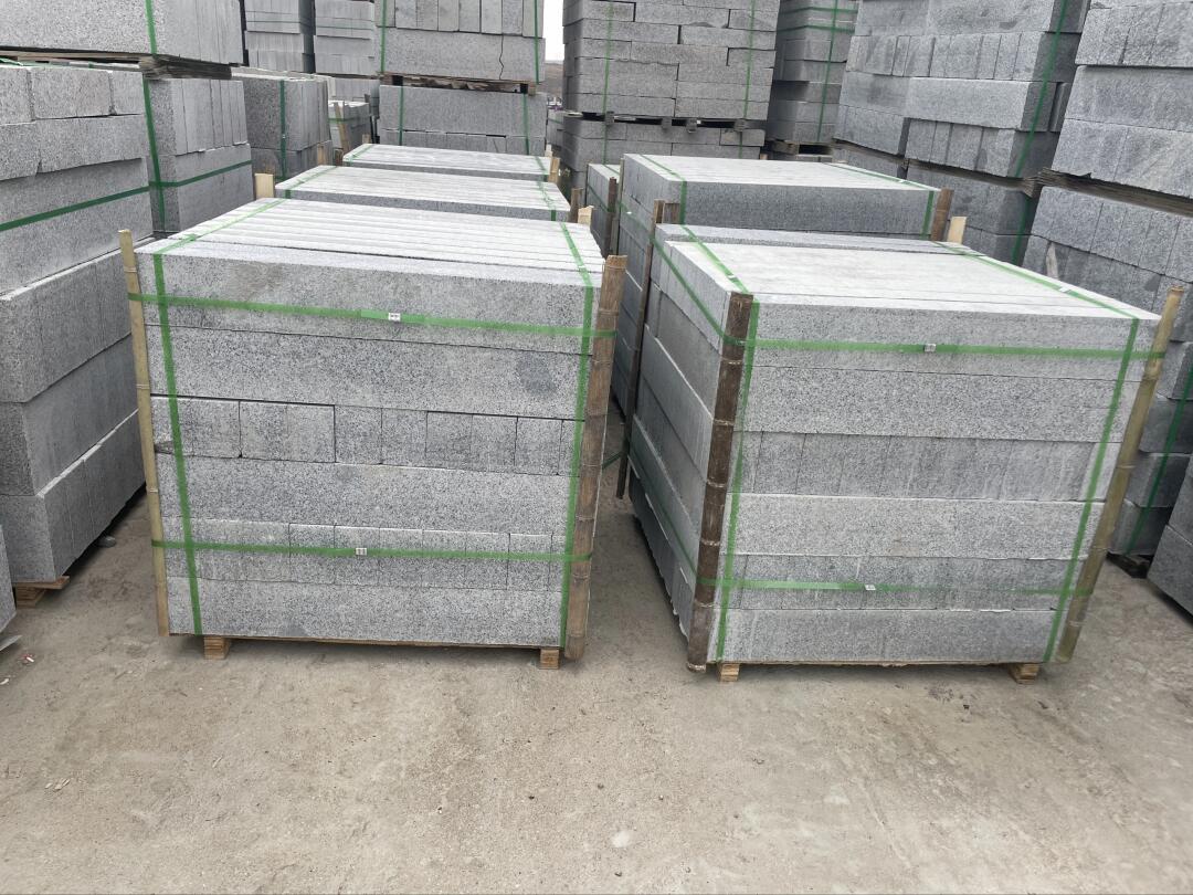 路沿石包工包料多少錢一米