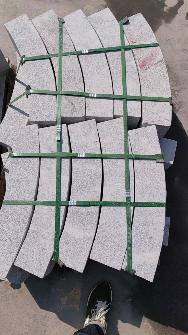當前工地常用芝麻黑路沿石每米報價含機切面火燒面選項(圖4)