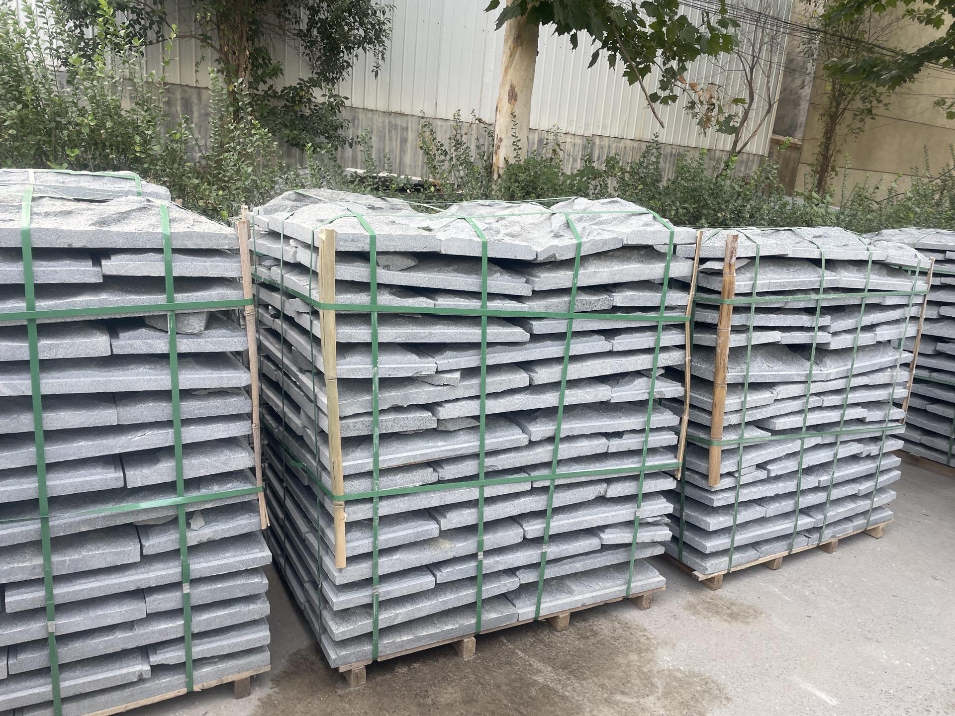 芝麻灰蘑菇石在園林景觀中的應用(圖3)