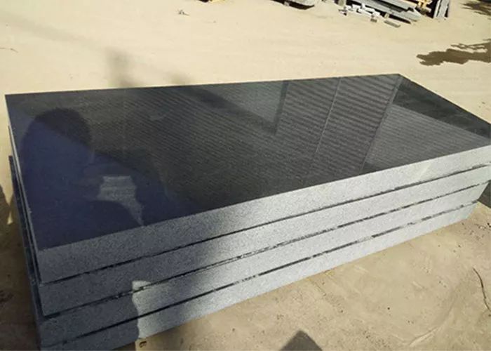 黑色墓碑石材價格查詢及芝麻黑臥碑加工廠家聯系