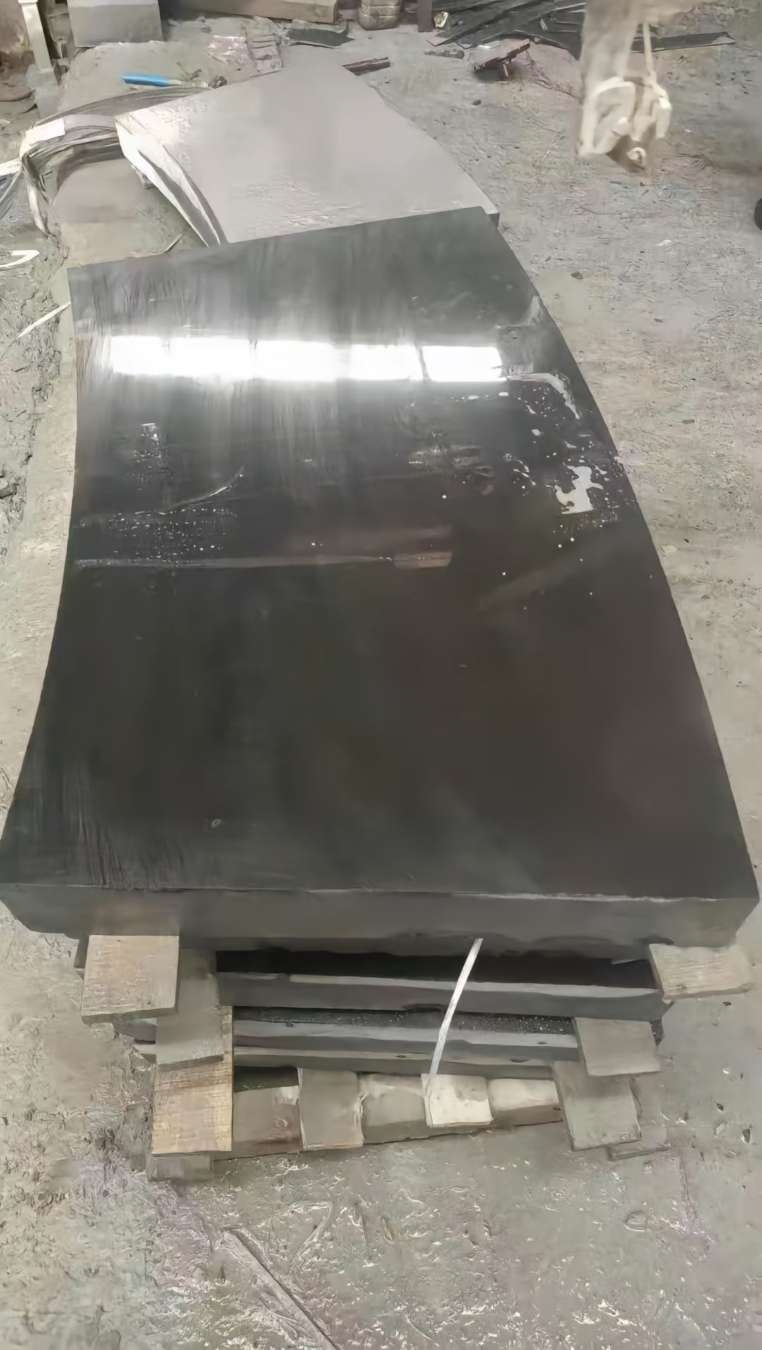 黑金沙石材在墓碑中的應用情況