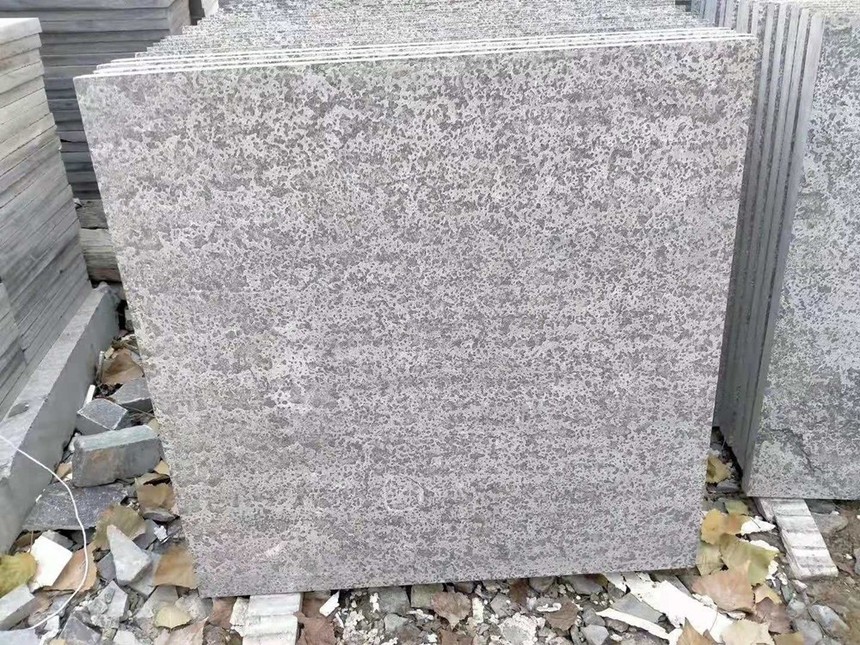 雕刻路沿石選用荔枝面斜紋面青石板時的常見表面粗糙度與防滑表現(圖5)