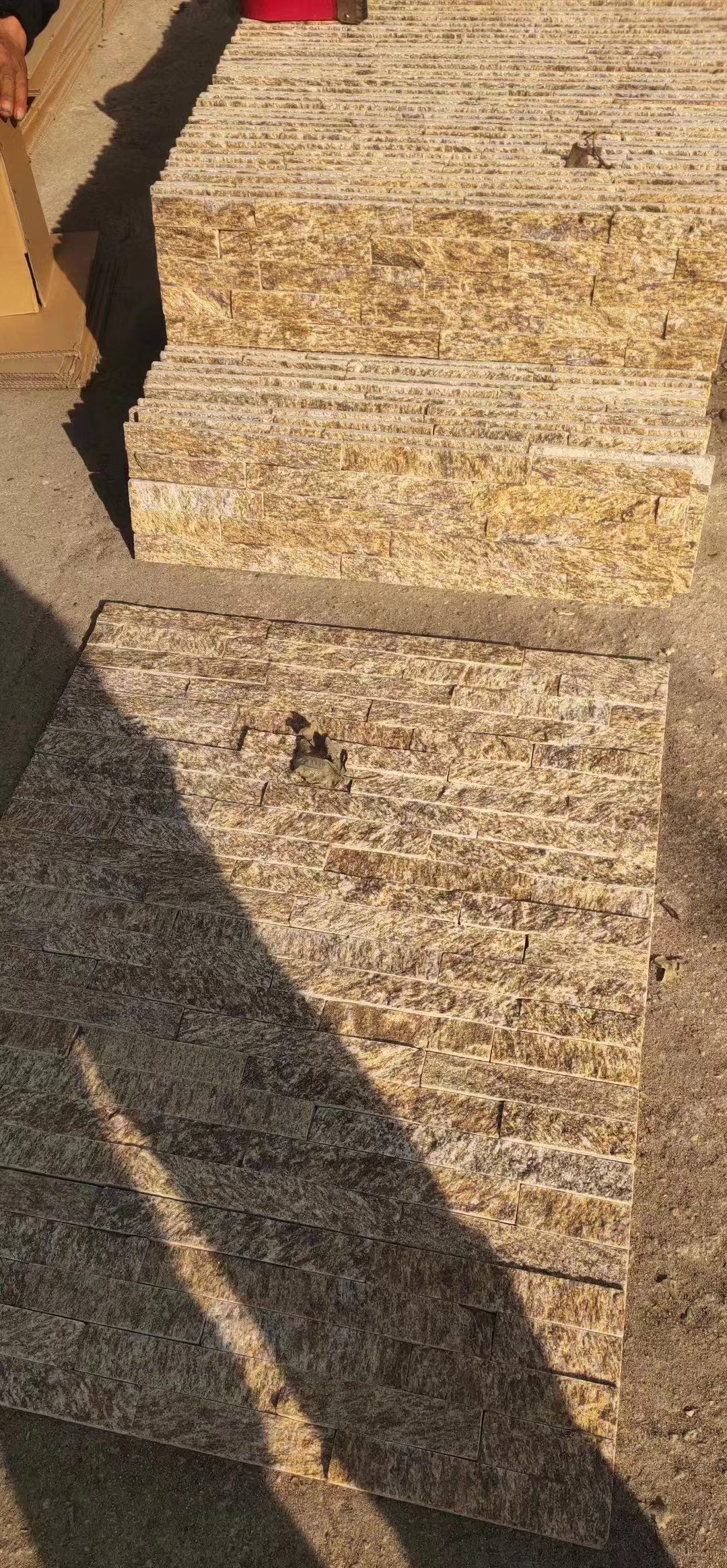 文化石廠家推薦供應的外墻裙文化石鋪貼厚度要求