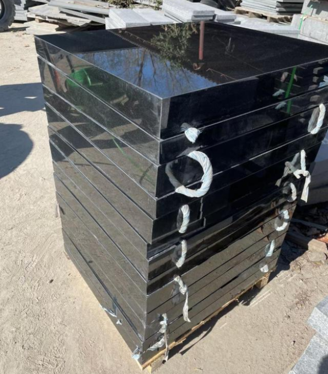 福鼎黑花崗巖墓碑文字雕刻深度與字體(圖3)