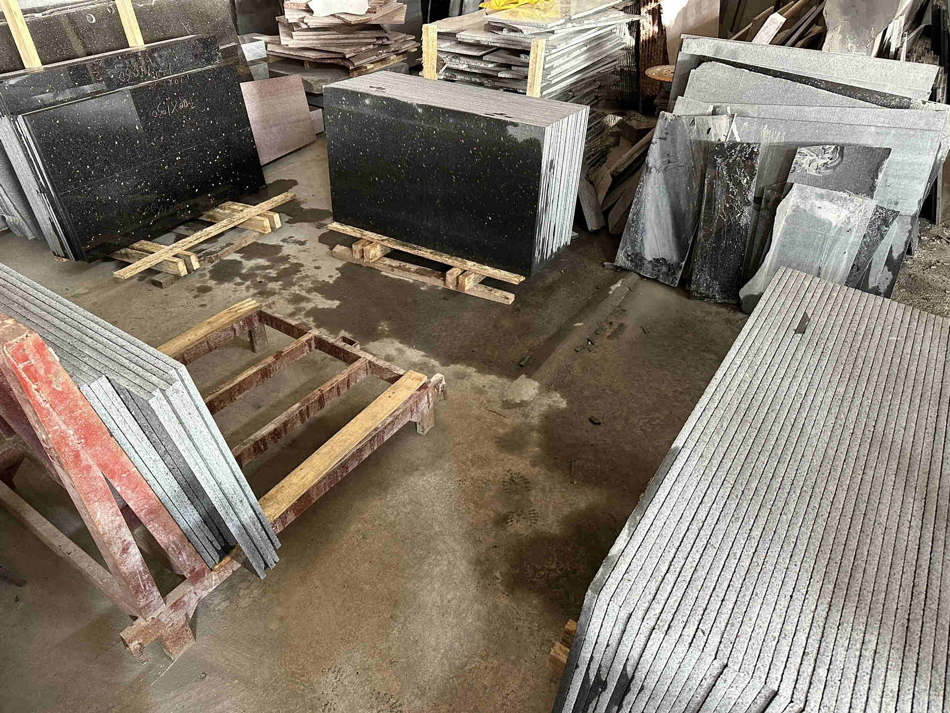 福鼎黑石材干掛幕墻通風換氣構造