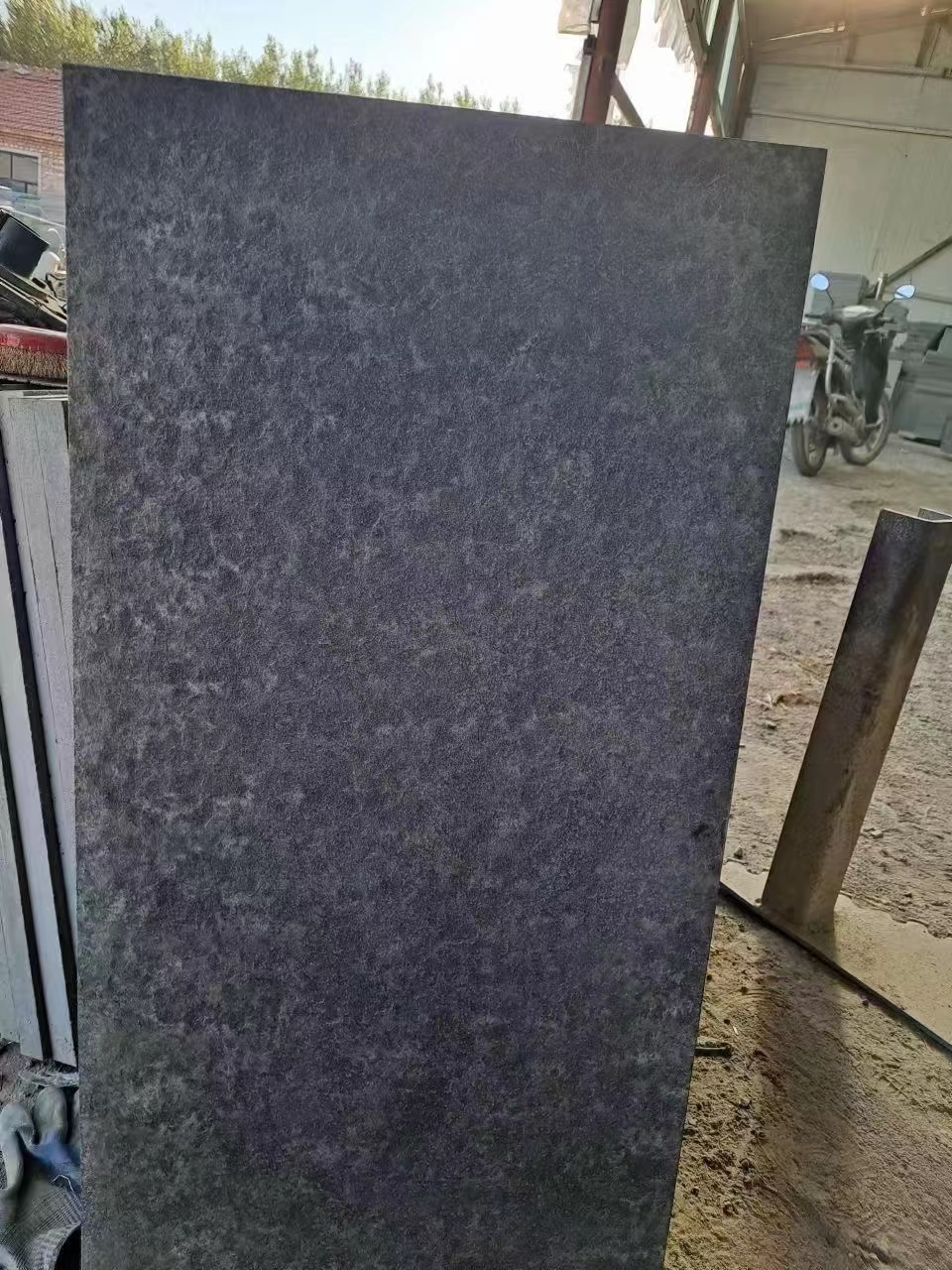 福鼎黑石材干掛幕墻保溫層安裝