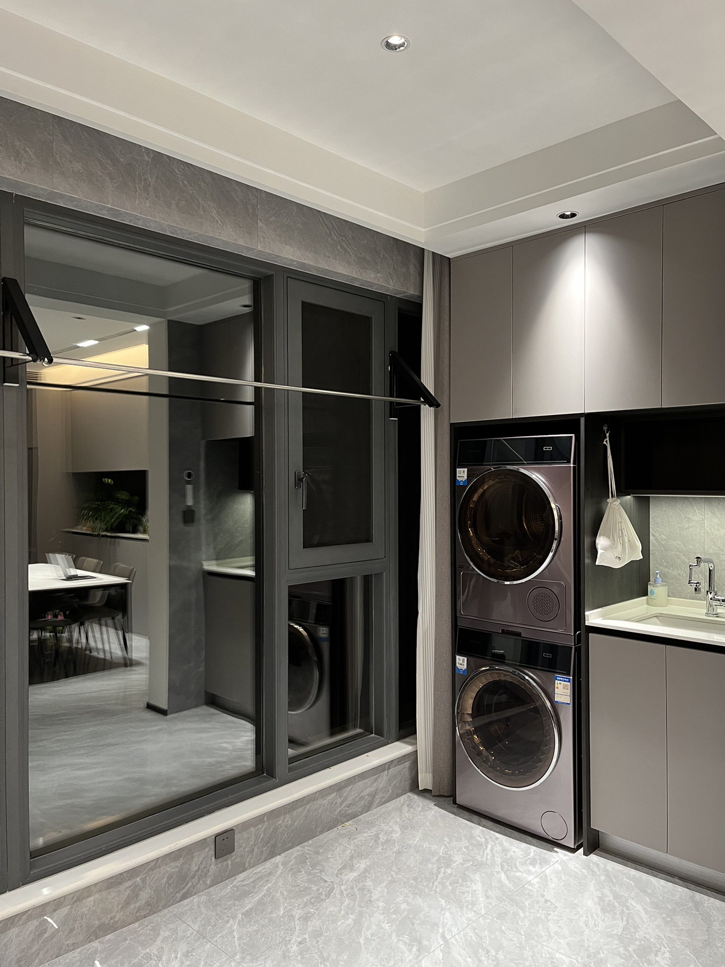 陽臺封裝處理：打造私密空間，享受高品質生活！