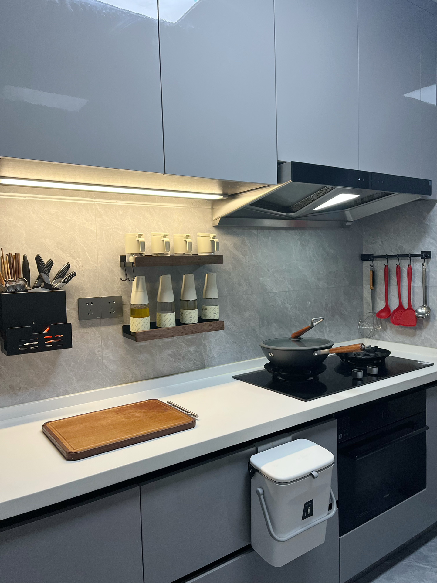 石材背景墻與地板搭配設計原則及安裝規范(圖2)