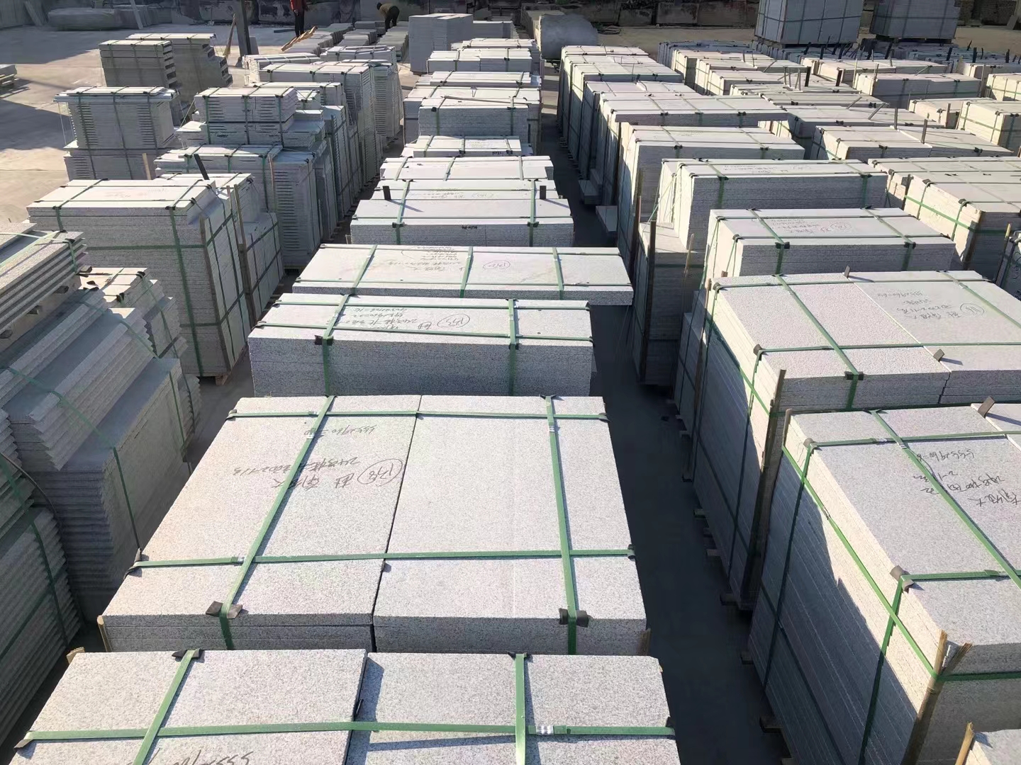 路沿石天然石材廠家珍珠花石材批發(fā)生產(chǎn)(圖4)