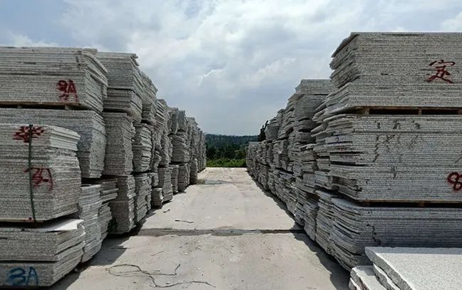 白色大理石貼外墻施工步驟與芝麻白石材價(jià)格查詢