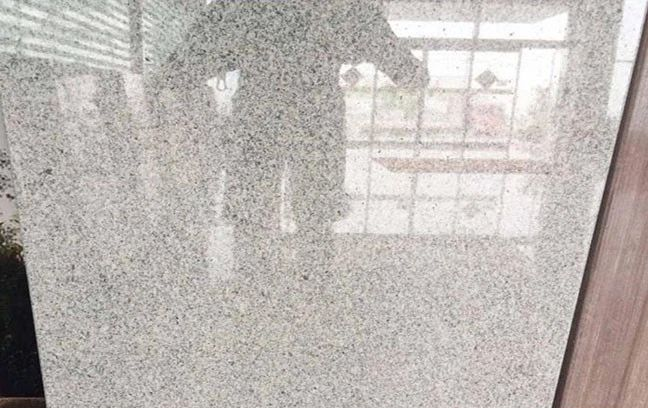 白色大理石外墻貼面材料與芝麻白石材價格對比分析(圖2)