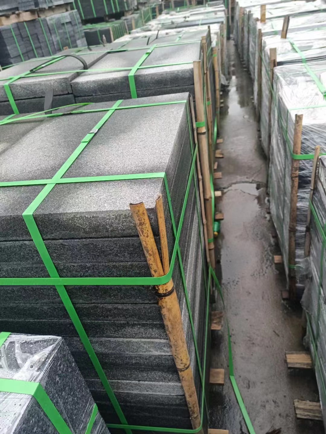 路沿石天然石材批發(fā)珍珠花石材廠家供應(yīng)