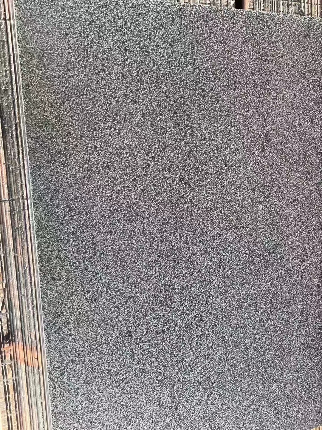 芝麻黑火燒面石材