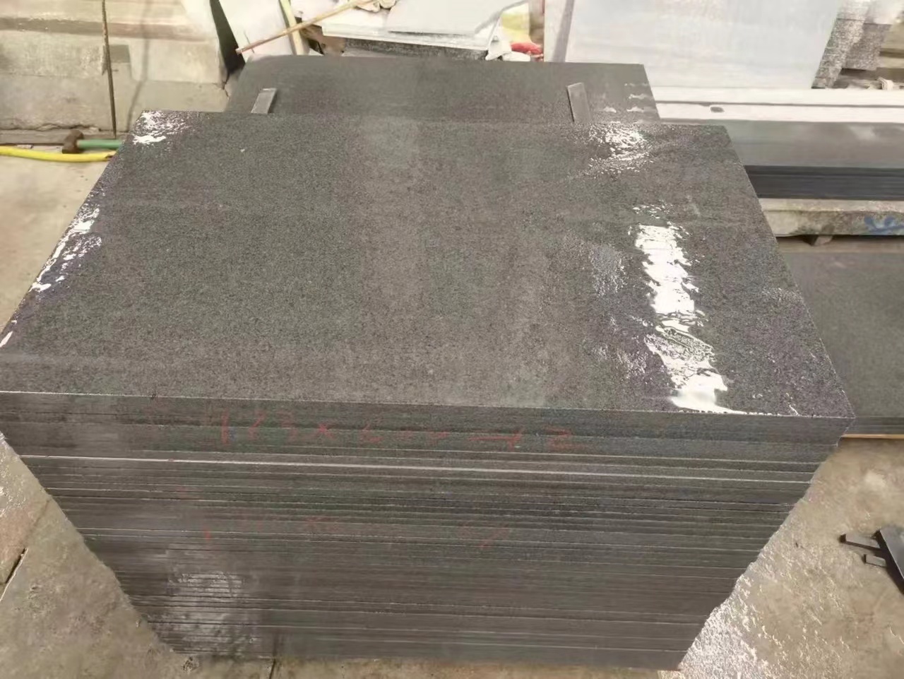 芝麻黑石材立方價格差異及廠家聯(lián)系