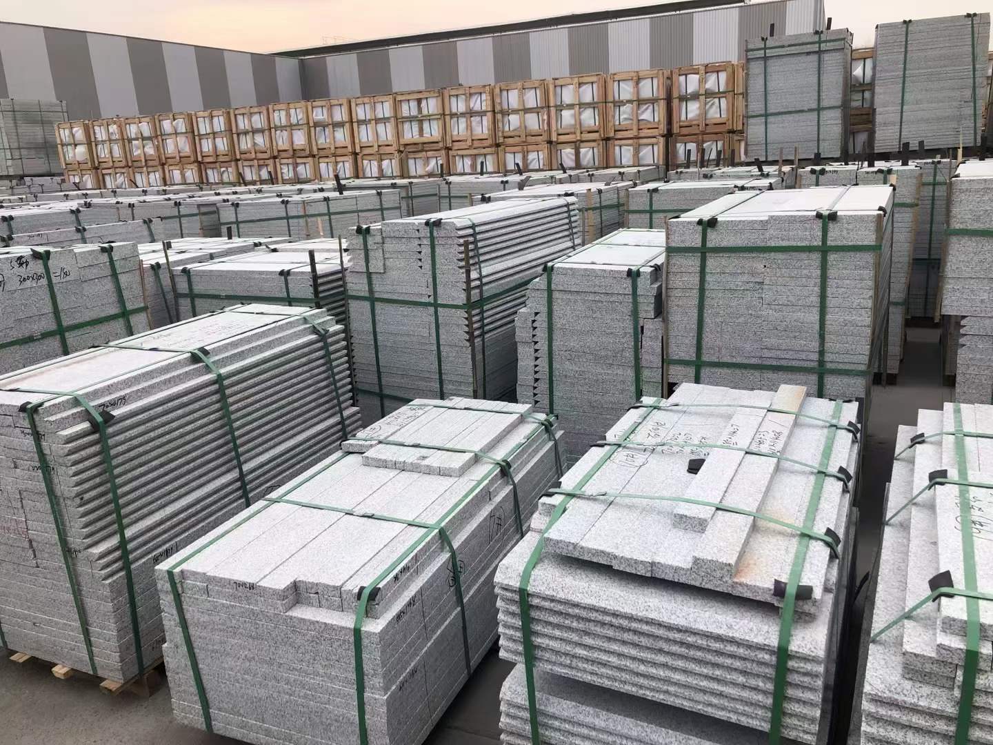 2.5公分厚芝麻灰花崗巖用于外墻干掛火燒板光面荔枝面價格(圖4)