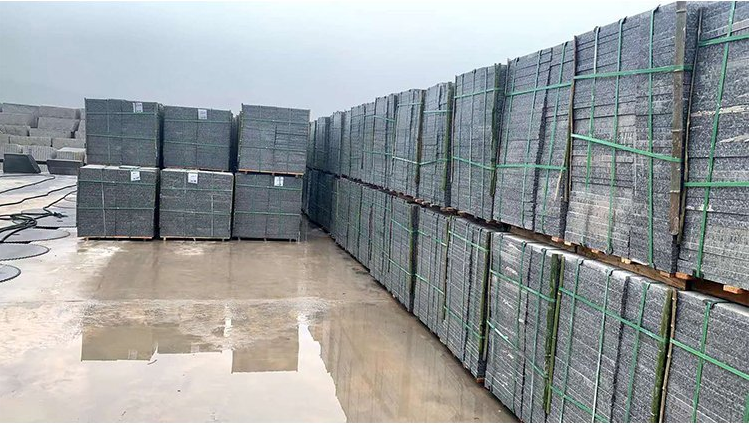 火燒板光面荔枝面芝麻灰花崗巖廠家2.5公分厚外墻干掛石材價格