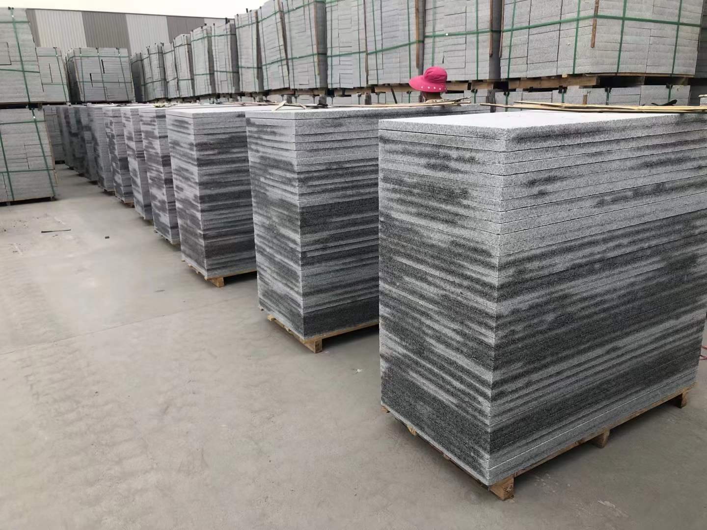 芝麻灰路邊石花崗巖批發廠價格查詢(圖3)