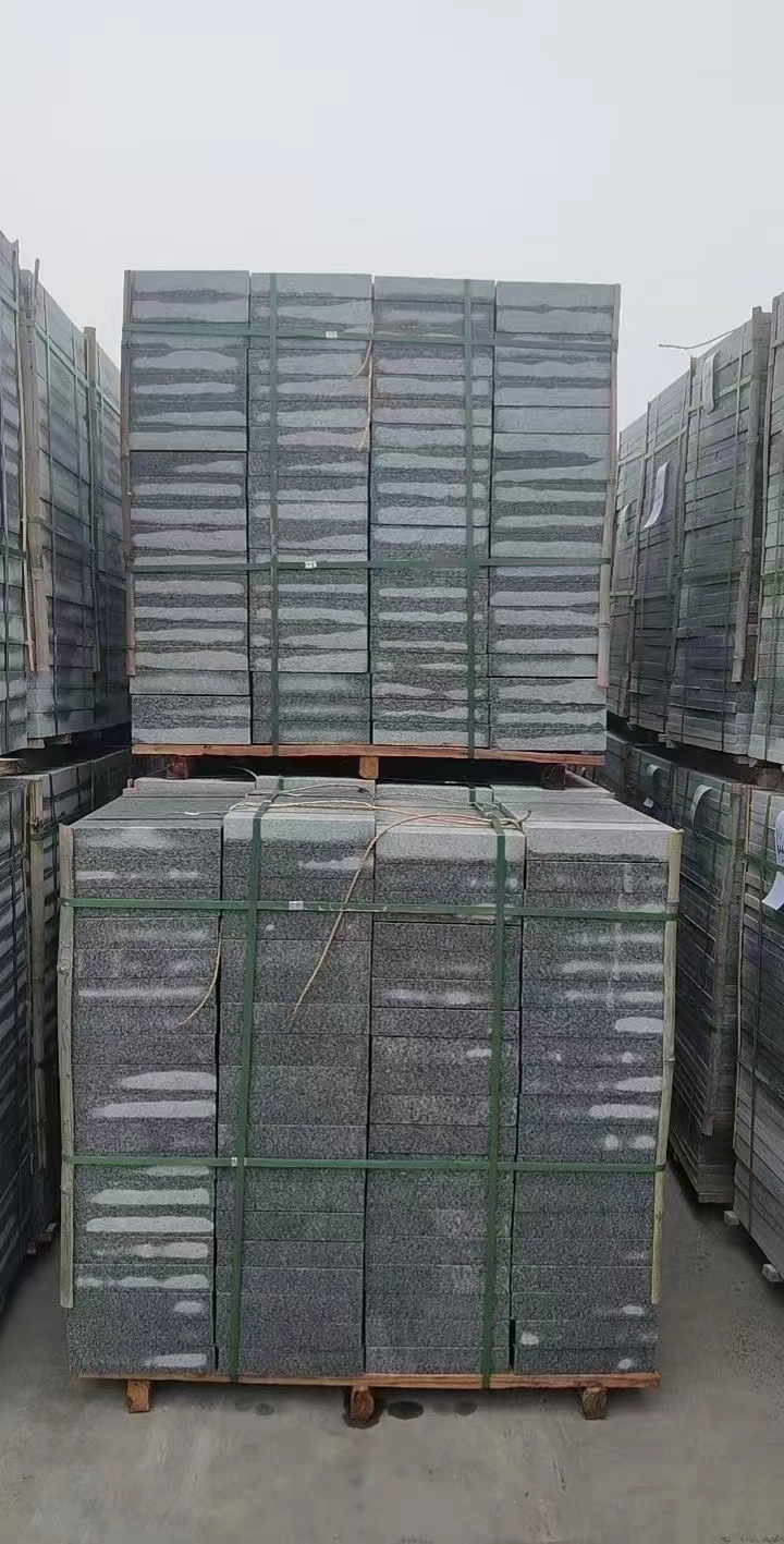 芝麻灰路邊石花崗巖批發廠價格查詢(圖5)