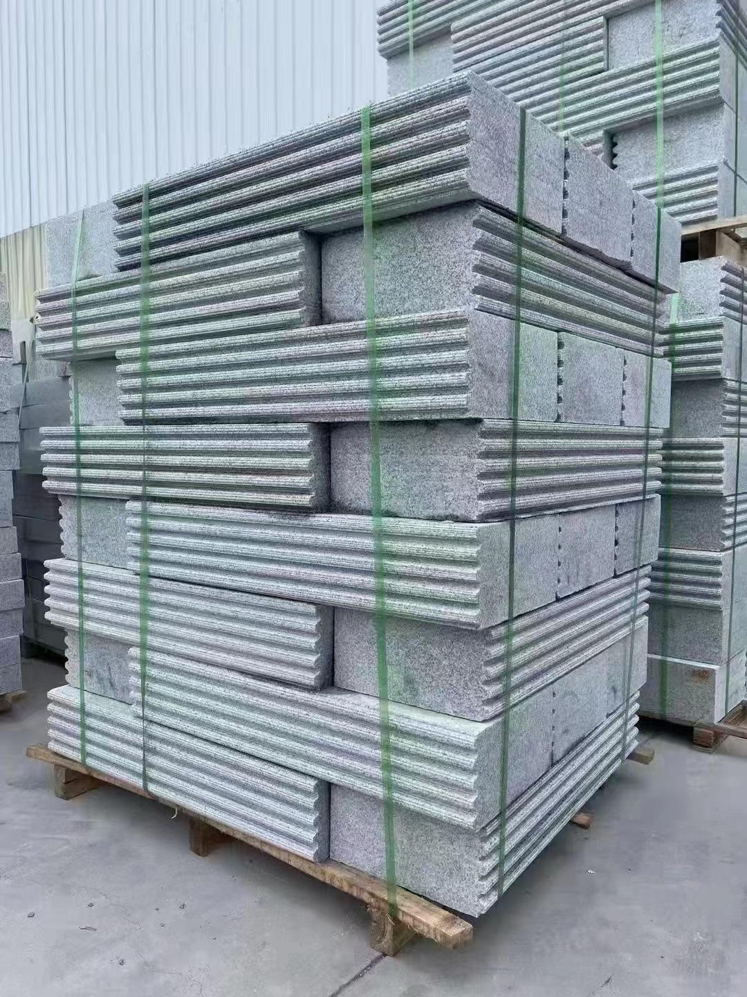 火燒板芝麻灰石材廠家工藝及價格