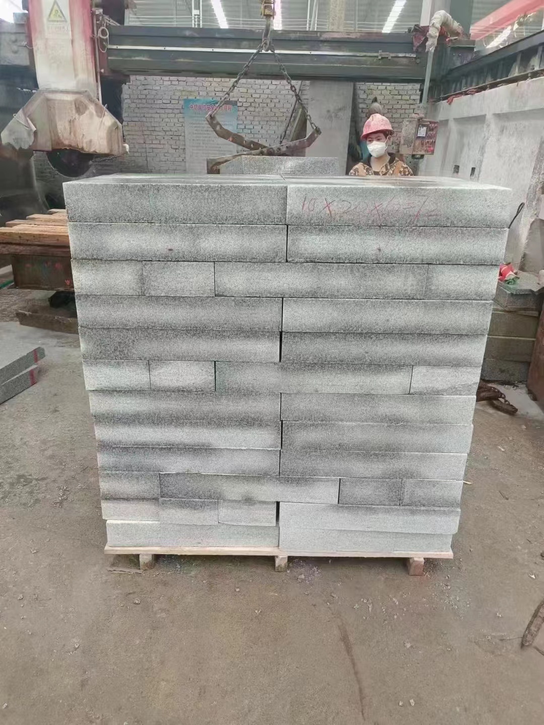 芝麻灰石材火燒板鋪路石料價格(圖2)