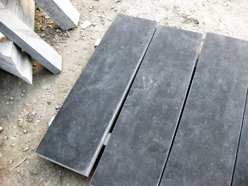 青石板材亞光面-芝麻黑長板(圖1)