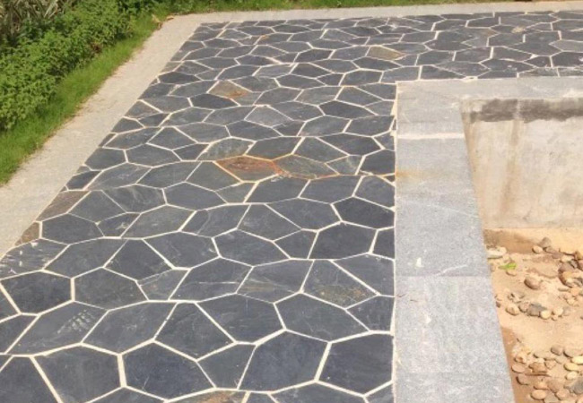 青石屬于什么巖石？