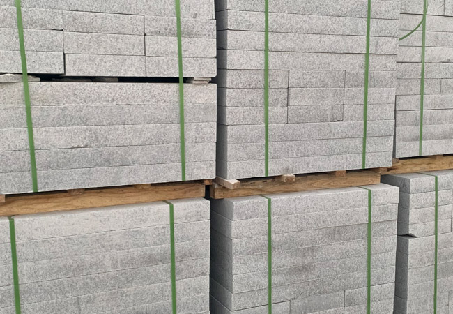 花崗巖路沿石 芝麻灰青石路側石 臨沭青路沿石(圖1)