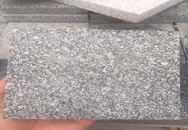 芝麻黑燒面花崗巖價格多少