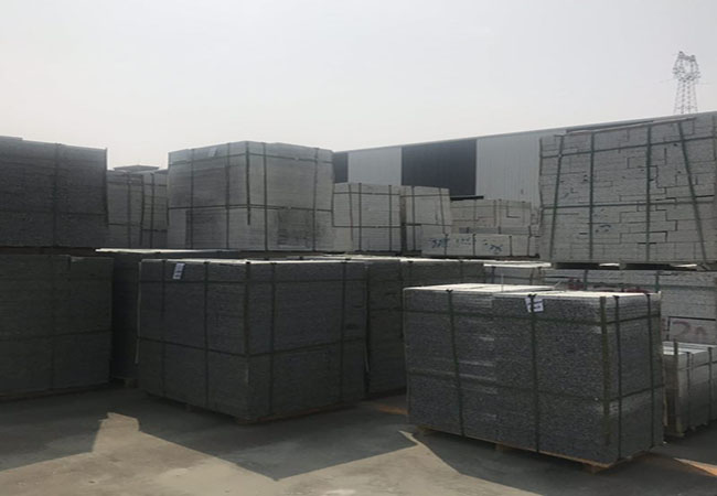 燒面芝麻白花崗巖多少錢