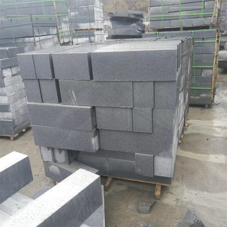 3厚芝麻灰花崗巖(圖2)