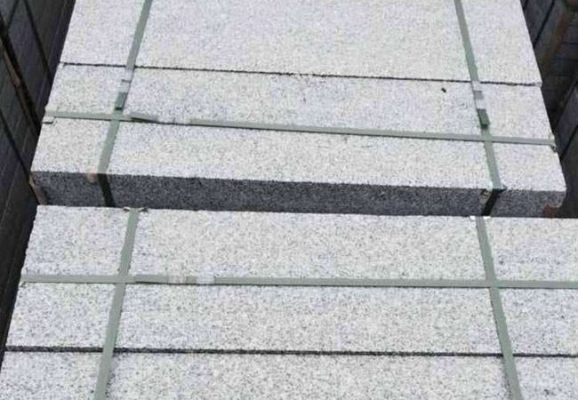 花崗巖樓梯踏步開槽磨邊怎么做