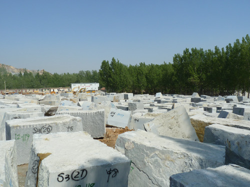 魯灰路沿石維護保養的方法