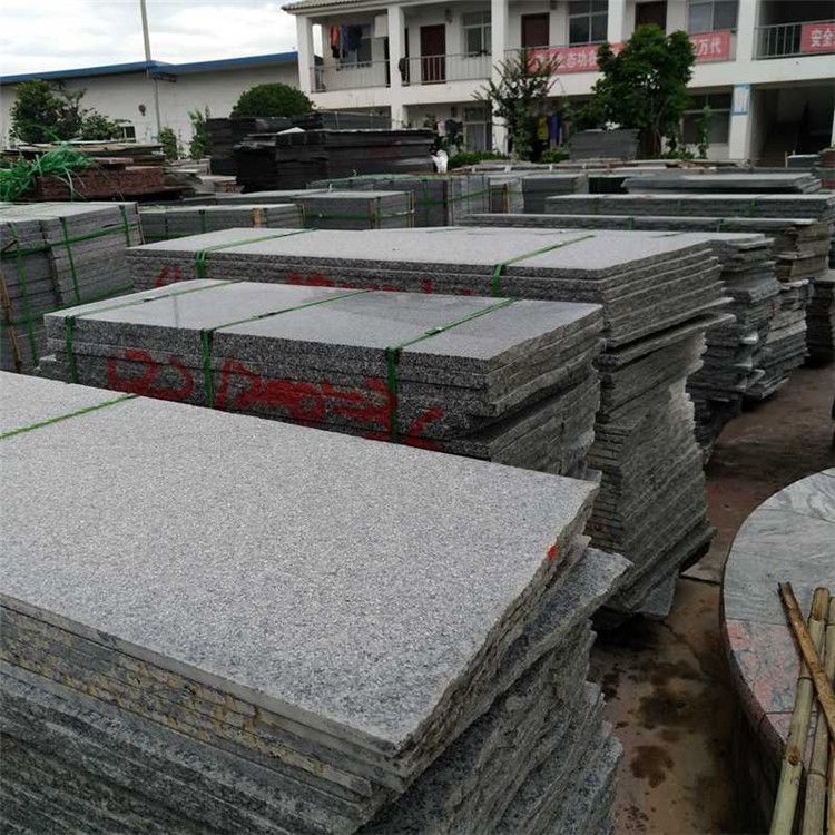 芝麻灰和芝麻灰花崗石