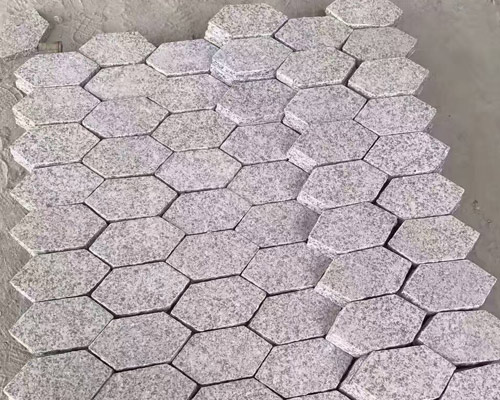 大門材質選擇指南：究竟是金屬、塑料還是木質更合適？(圖1)