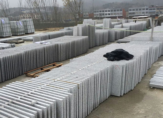 花崗巖與石灰巖物理特性及常見用途