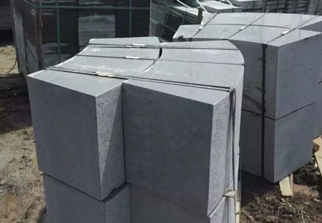 芝麻黑花崗巖石材價格多少