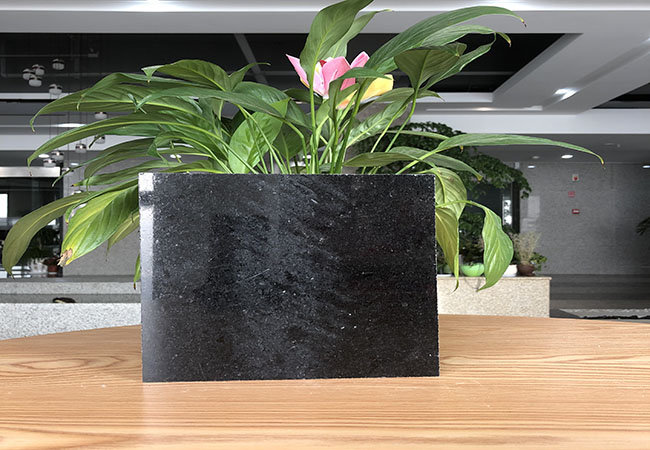 芝麻黑菠蘿板價(jià)格范圍多少