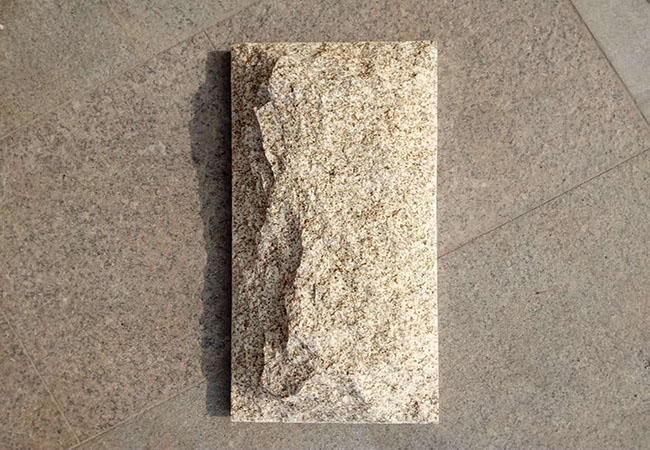 庭院石材地面施工時(shí)地鋪石厚度公差范圍與墊層標(biāo)高控制(圖1)